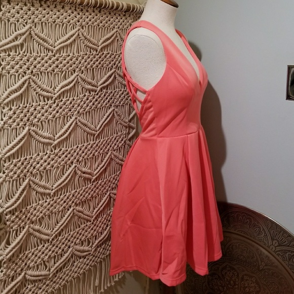 Windsor Coral V-Neck Cage Back Fit & Flare Dress - Picture 6 of 8